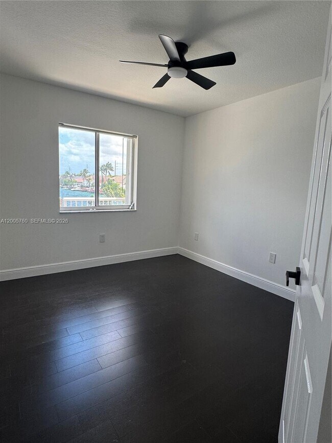 Building Photo - 15071 SW 136th Pl