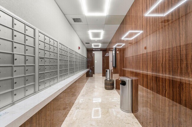 Building Photo - 99 SE Mizner Blvd