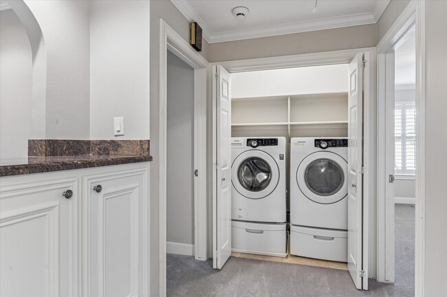 Building Photo - 6 Pembrook Ct