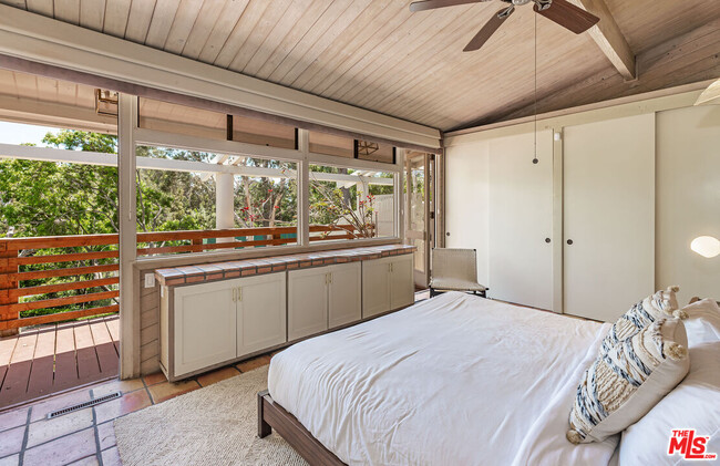 Building Photo - 28818 Selfridge Dr