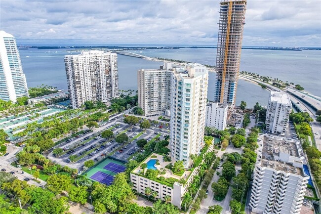 Building Photo - 2475 Brickell Ave