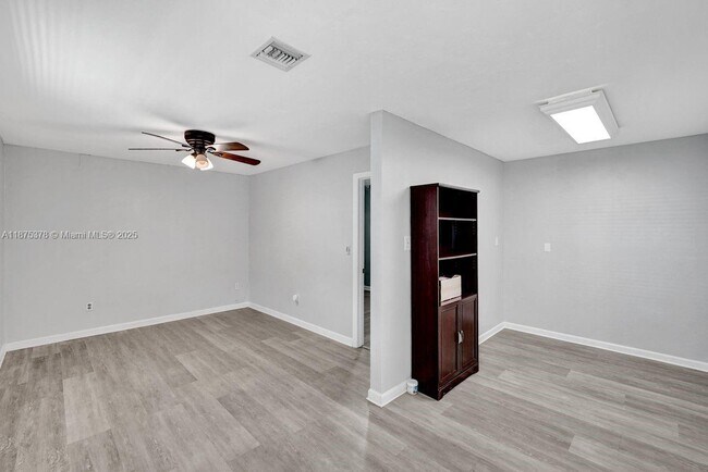 Building Photo - 5031 SW 88th Terrace
