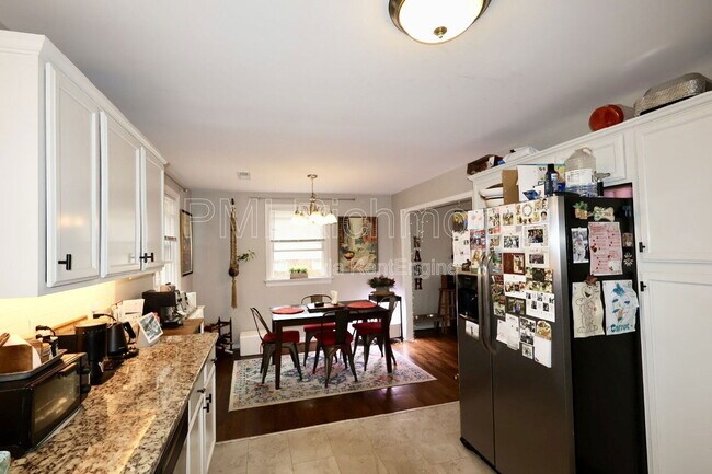 Building Photo - 3012 Elmbrook Rd