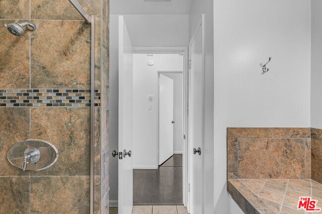 Building Photo - 6701 Blewett Ave