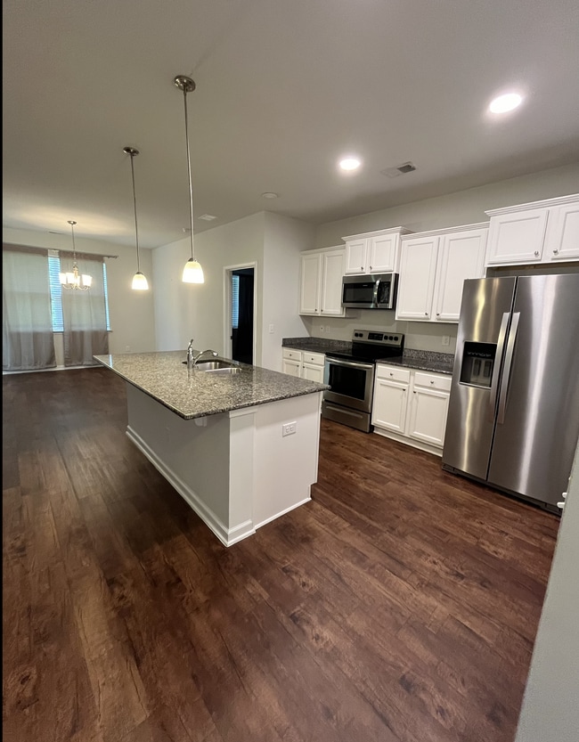 Building Photo - 161 Harmony Ln