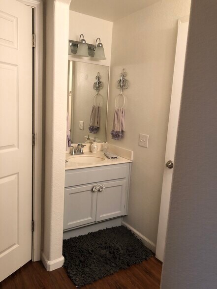 Primary Vanity - 555 Lands End Way
