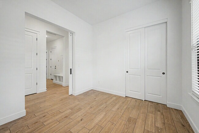 Building Photo - 4412 N 203rd Dr