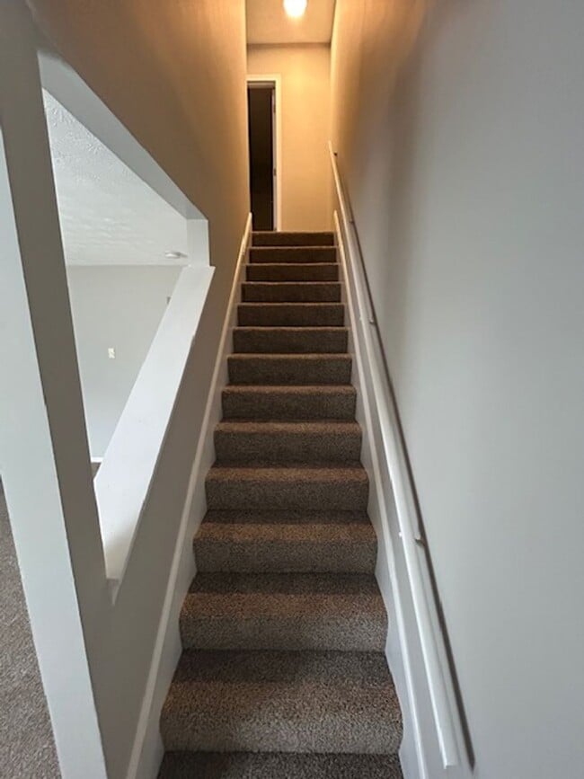 Building Photo - Black Friday Move-in Special! Up to $500 off!