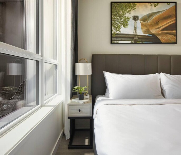 Building Photo - 161 Fairview Ave N