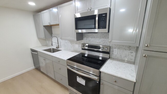 newly refurbished kitchen - 1805 N Madelyn Ave