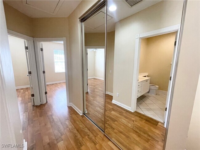 Building Photo - 5325 Cove Cir