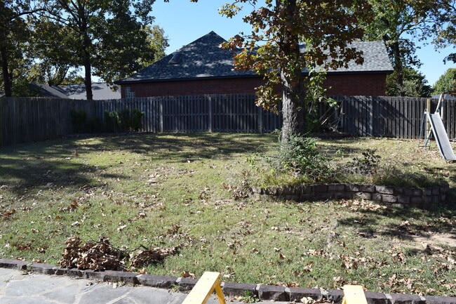 Building Photo - 9704 Croxted Rd