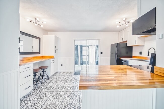 Building Photo - 11912 Cypress Hill Cir