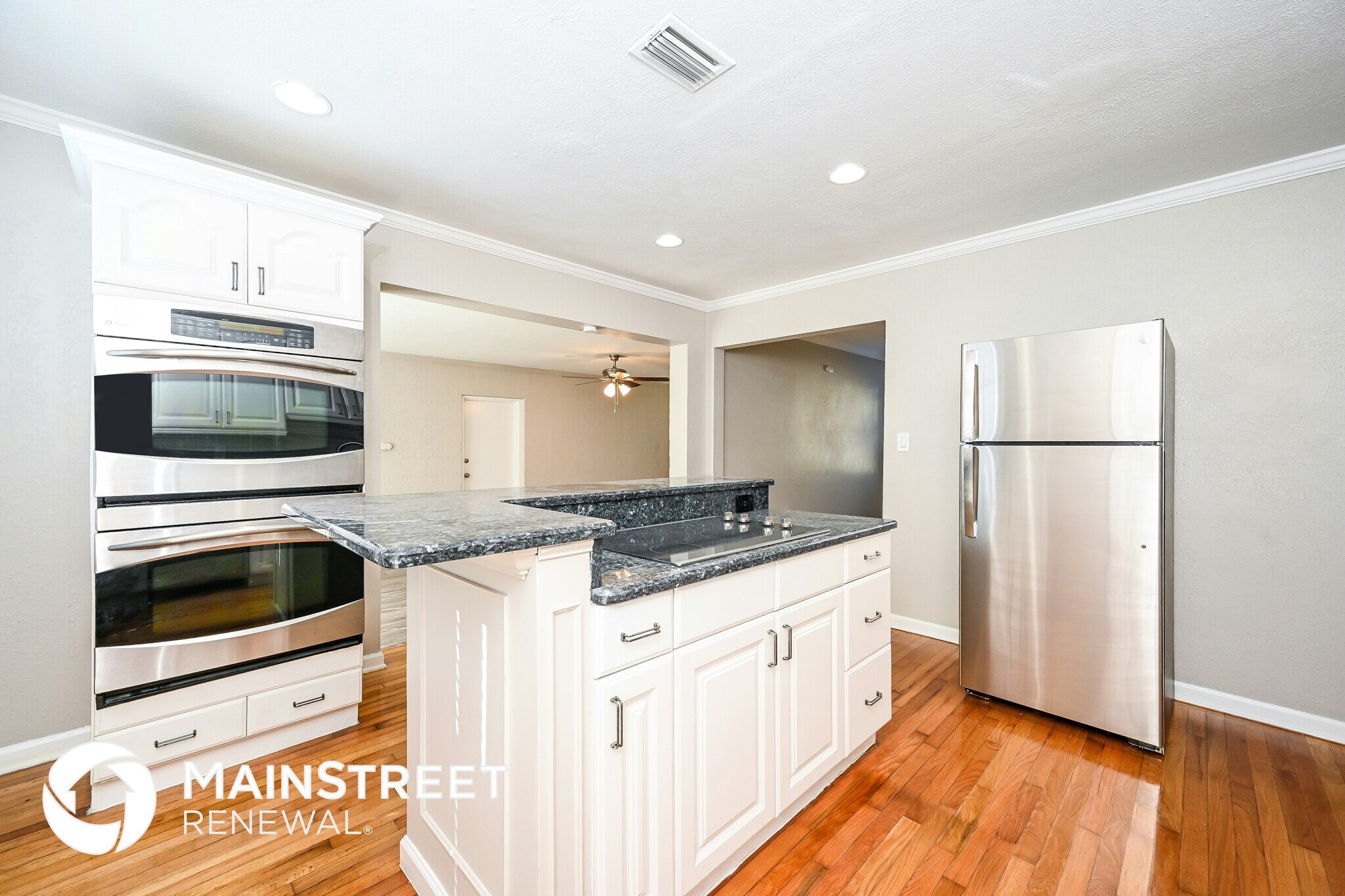 Building Photo - 3750 28th Ave N