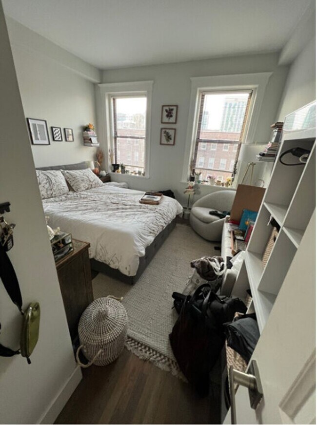Building Photo - Centrally Located, Modern Fenway 2-Bed w/ Laundry