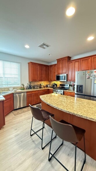 Building Photo - 28452 Camino del Arte Dr