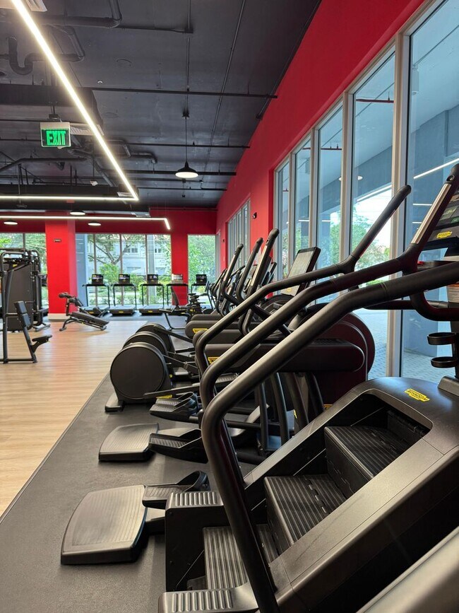 Building Photo - 1 Bed / 2 Bath UNIT 3-218