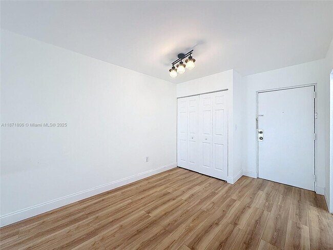 Building Photo - 17560 Atlantic Blvd