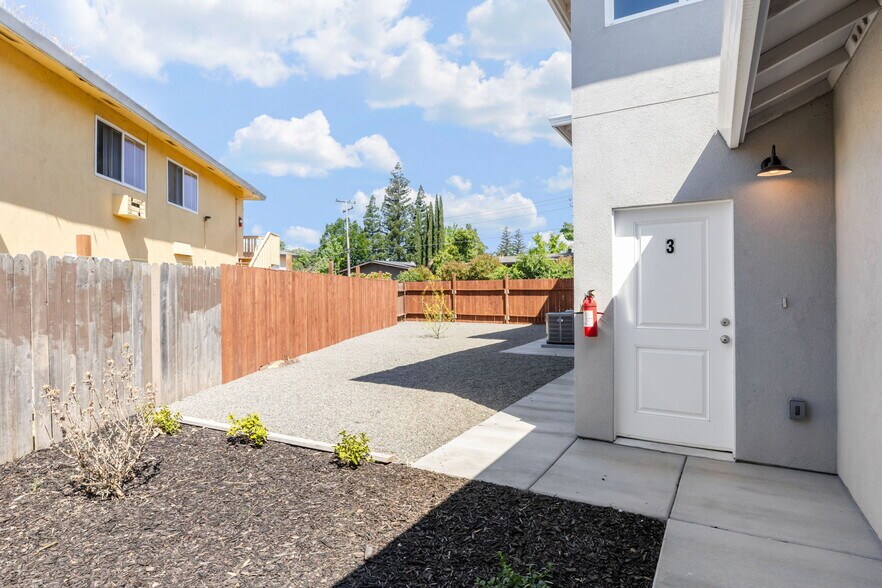 Building Photo - 2409 Cava Ct