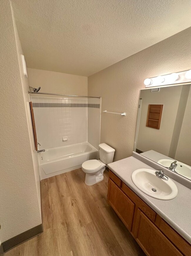 Building Photo - 1225 W Prospect Rd