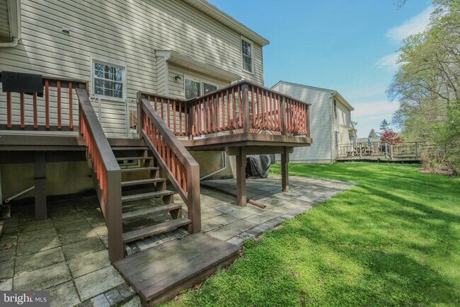 Building Photo - 359 Point to Point Rd