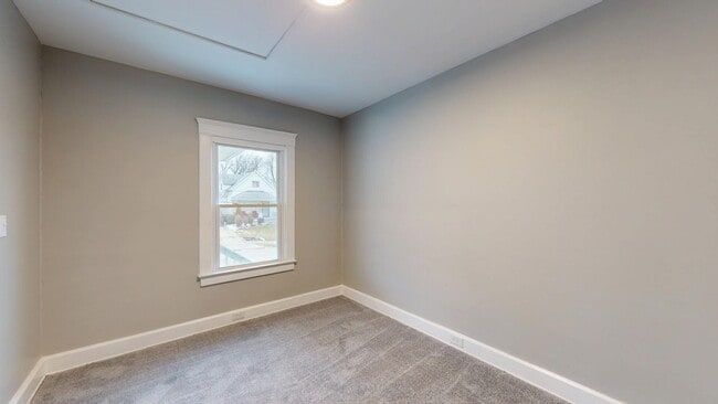 Building Photo - Old Brooklyn Area - 3 Bedrooms - Single Fa...