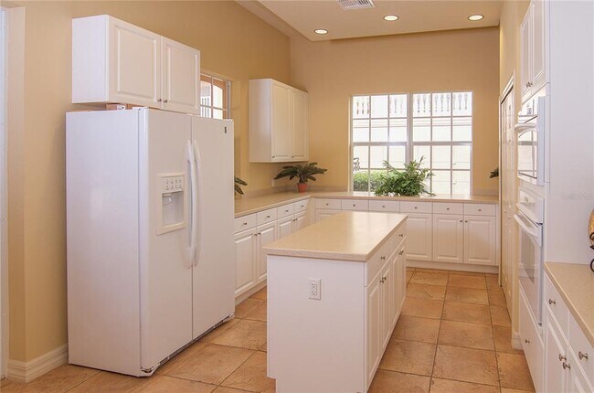 Building Photo - 5591 Cannes Cir