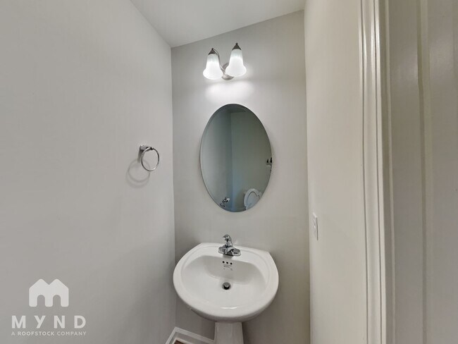Building Photo - 32 Brown Thrasher Ct
