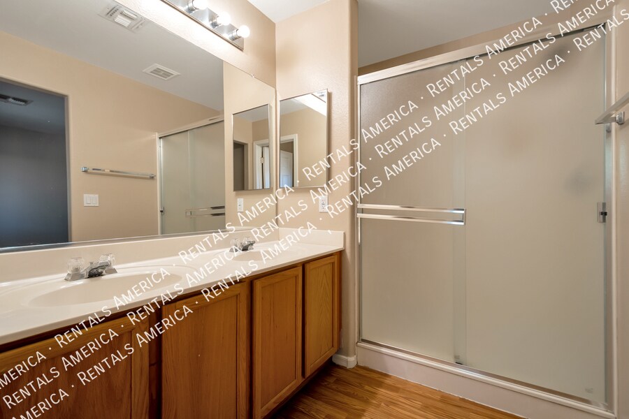 Building Photo - 30740 Maple Chase Dr