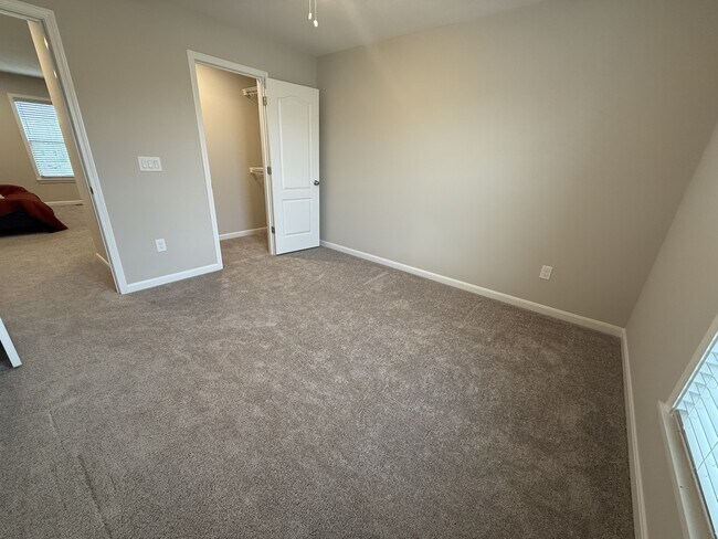 Building Photo - 6964 Briarcliff Ct