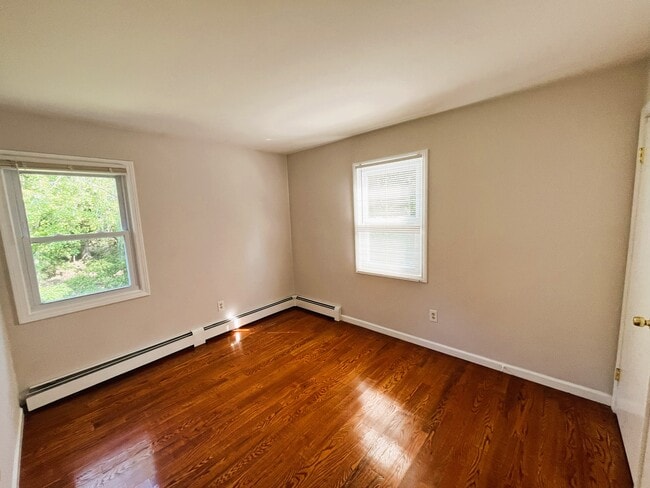 Building Photo - 21 Jones Ct