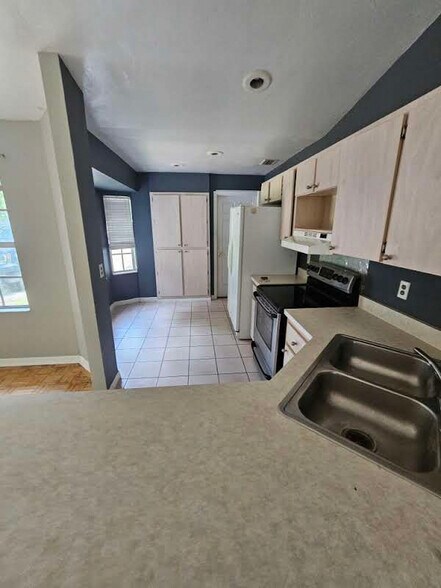 Building Photo - 26 Zonal Ct