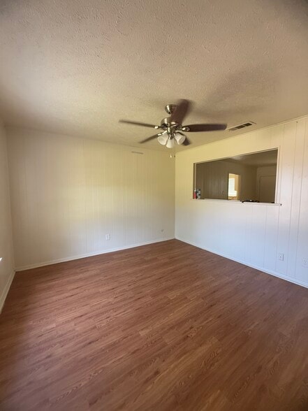 Building Photo - 3493 Country Club Rd