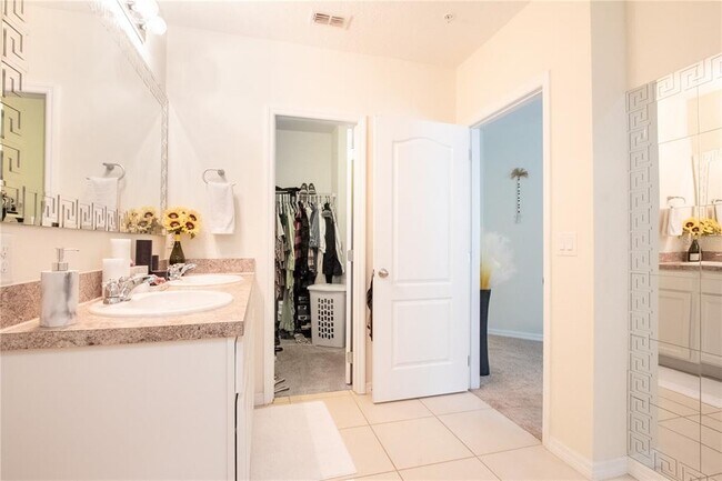 Building Photo - 3649 Seneca Club Loop