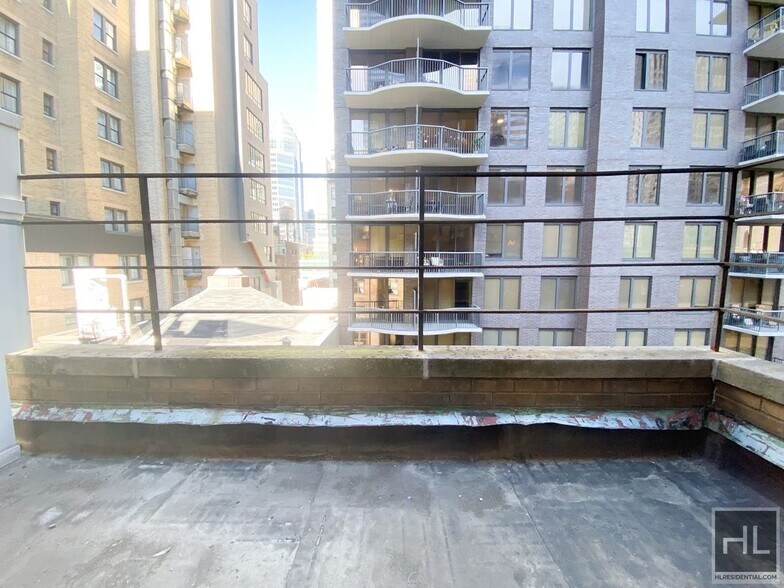 Building Photo - EAST 56 STREET