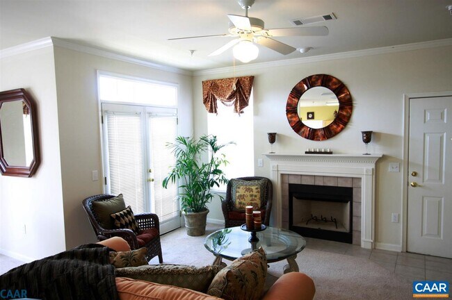 Building Photo - 825 Beverly Way