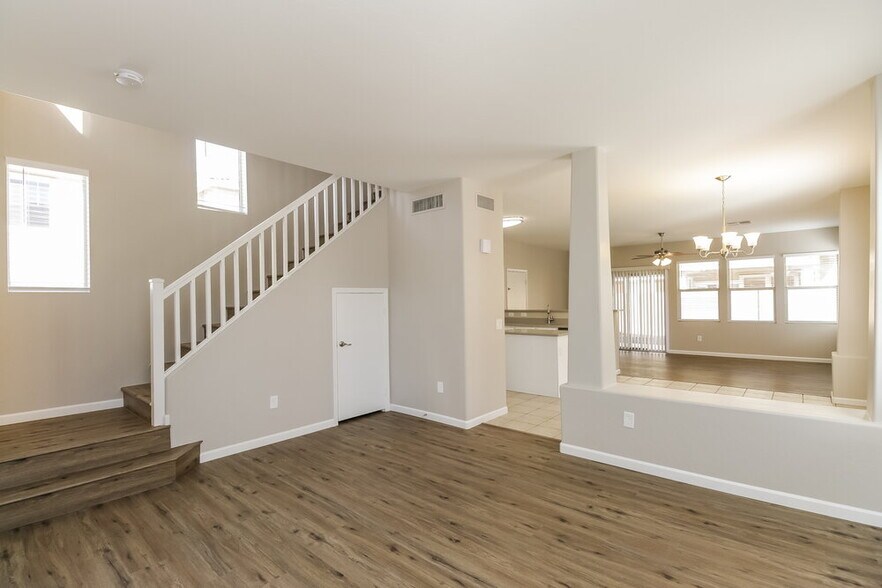 Building Photo - 8716 E Keats Ave