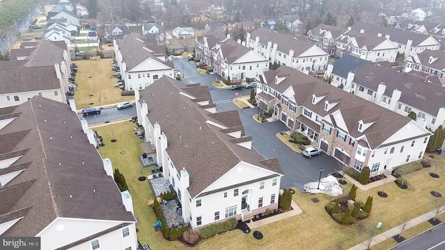 Building Photo - 1802 Yearling Ct