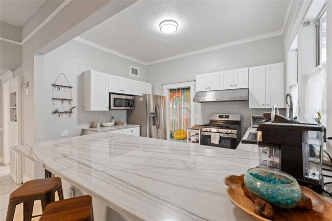 Building Photo - 905 E 22nd Ave.