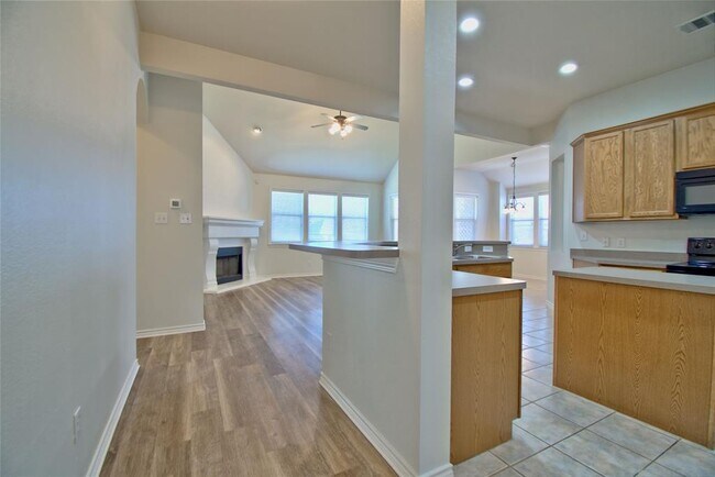 Building Photo - 125 Justin Leonard Dr