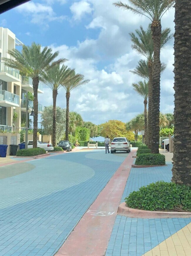 Building Photo - 9499 Collins Ave