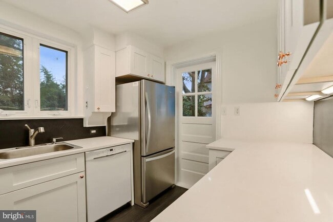 Building Photo - 3273 Worthington St NW