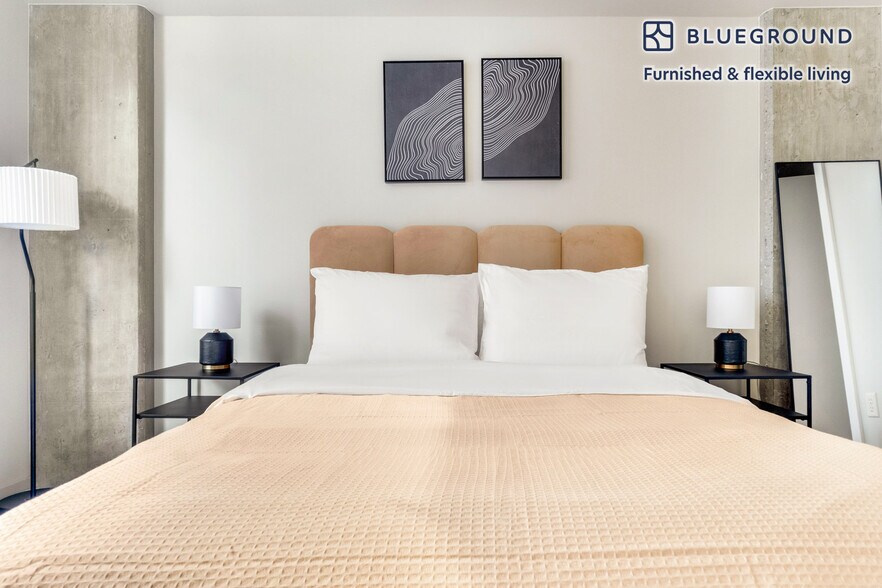 Building Photo - 2121 6th Ave