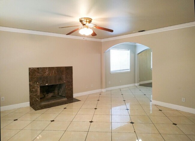 Building Photo - 7485 Loma Verde Way