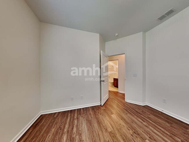 Building Photo - 9684 Spencer Woods Rd