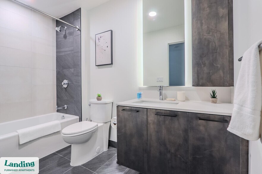 Building Photo - 632 Howard Rd SE