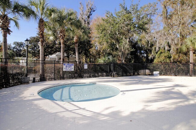 Building Photo - Spacious Roommate-Style Villa at Estates at Westbury – Available Now!