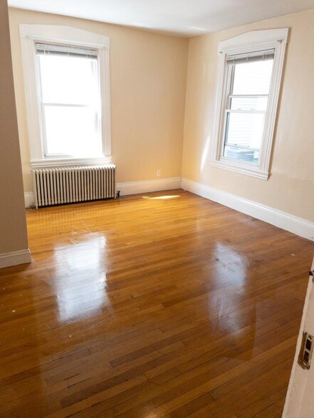 Building Photo - 337 Dorchester St