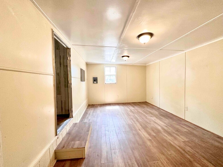 Building Photo - 1135 Austin St