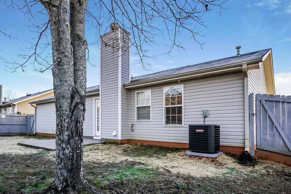Building Photo - 495 Amelia Grove Ln SE